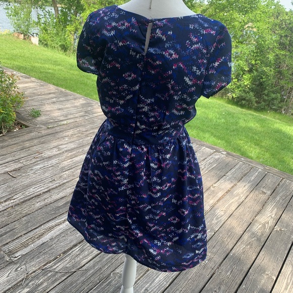 •Lily rose dress - Picture 3 of 4